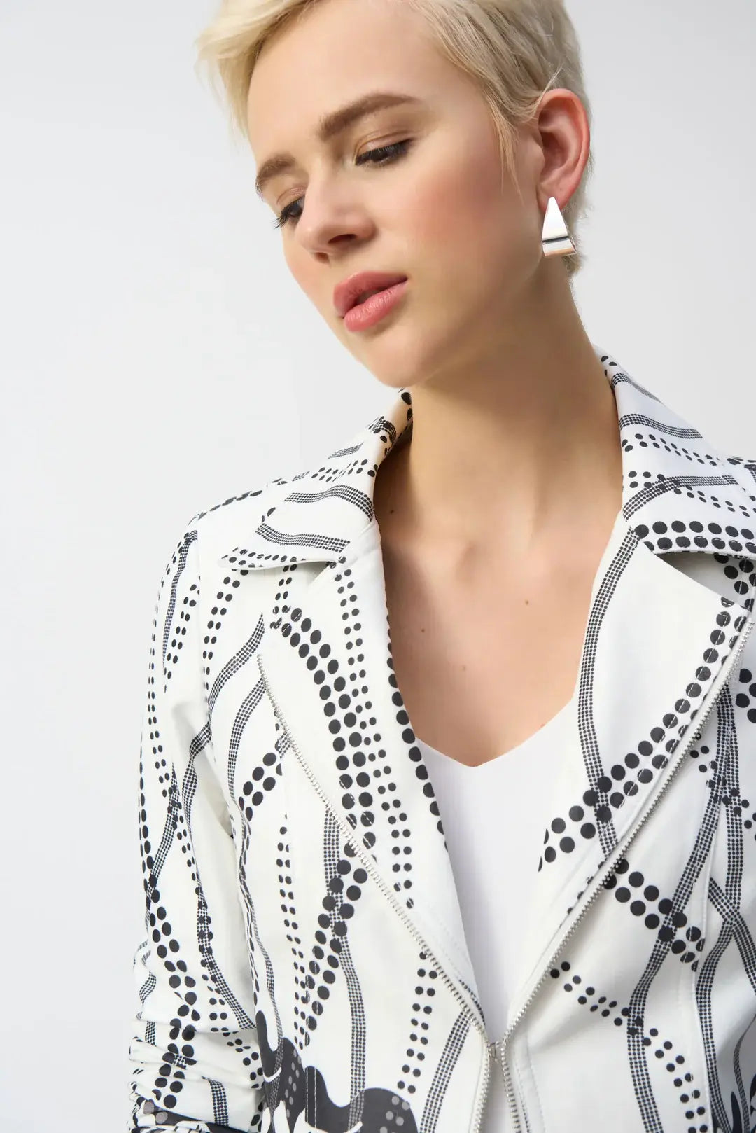 Beige jas met zwart motief Joseph Ribkoff
