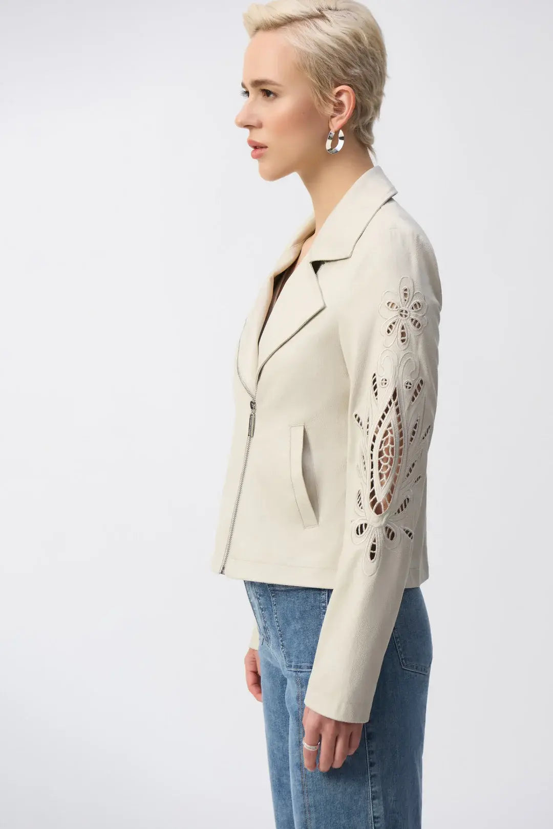 Beige jas met detail aan de mouwen Joseph Ribkoff