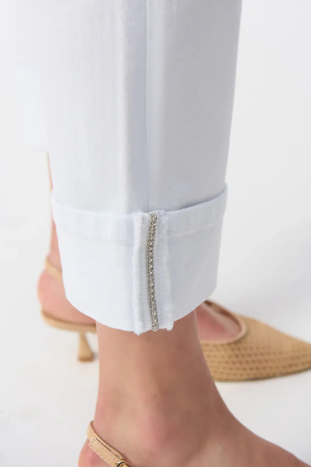 Jean blanc à col et détails strass Joseph Ribkoff