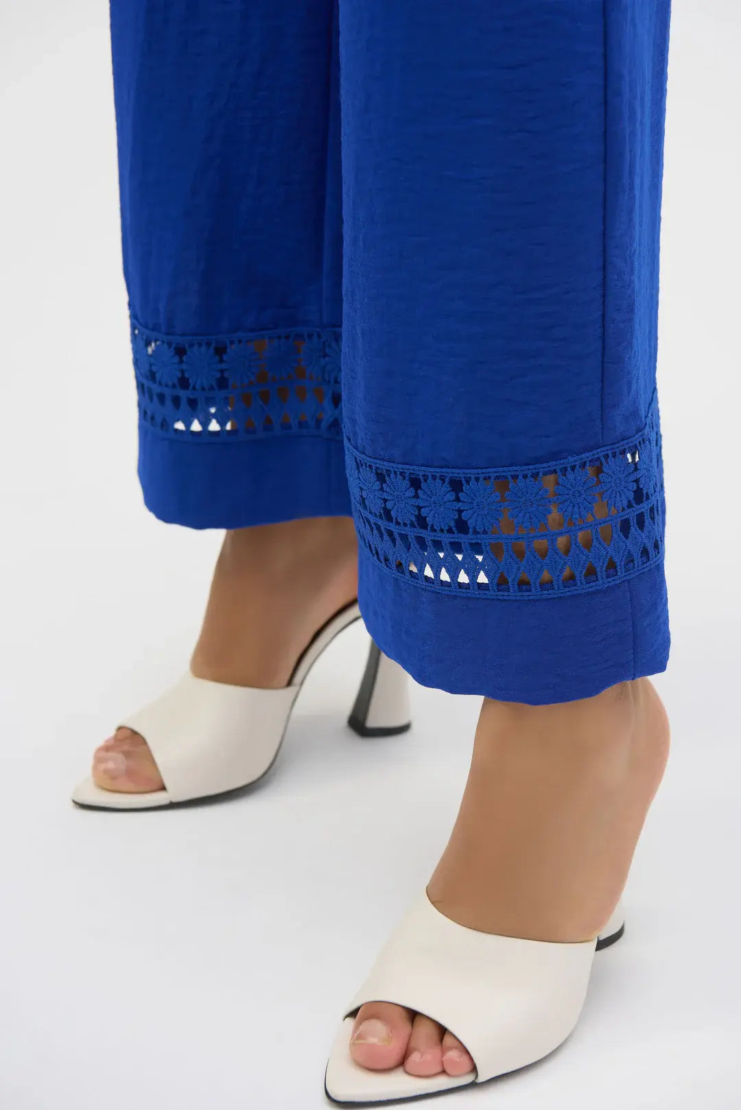 Blauwe broek met kant detail onderaan Joseph Ribkoff