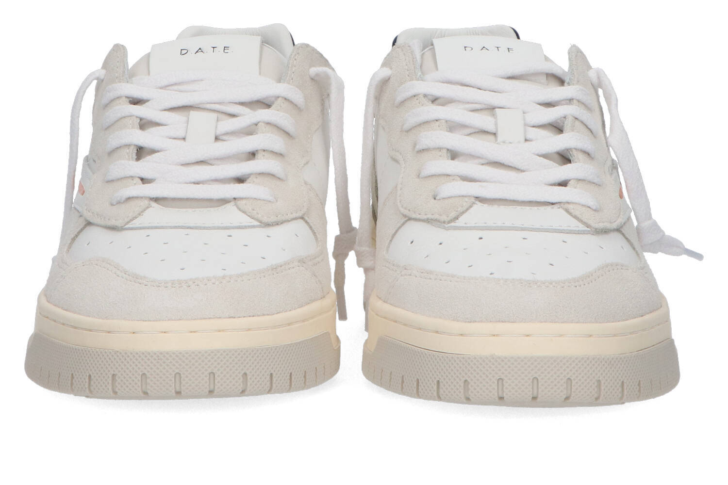 Baskets blanches avec des accents bleus et orange DATE