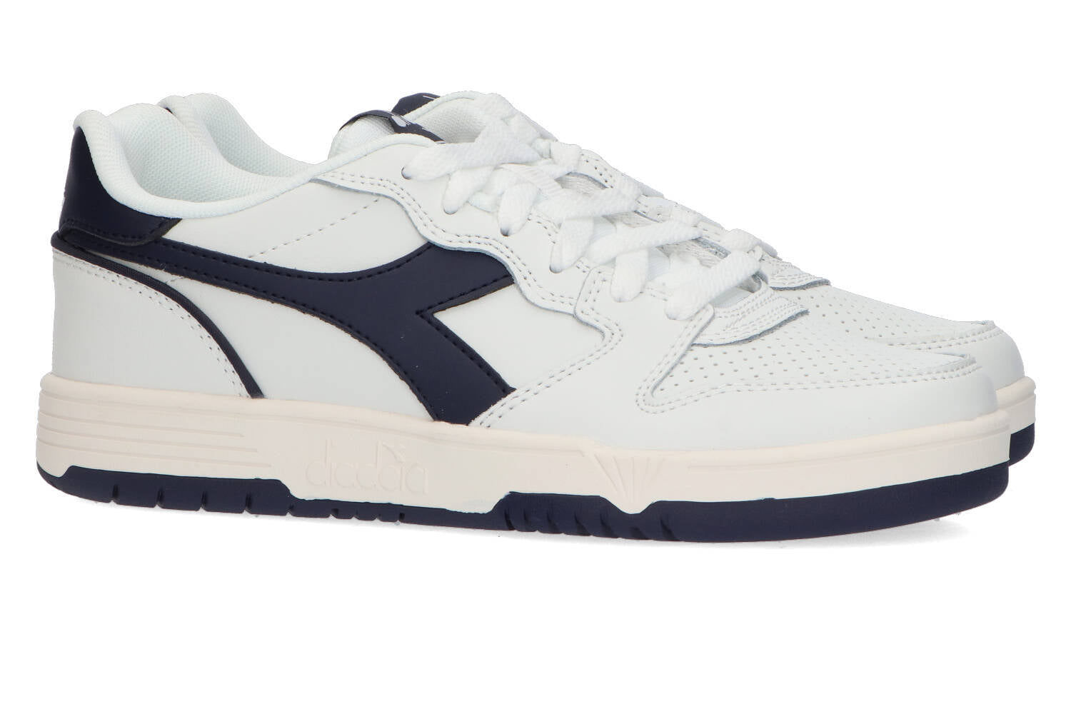 Baskets basses Diadora blanches et bleues à rayures
