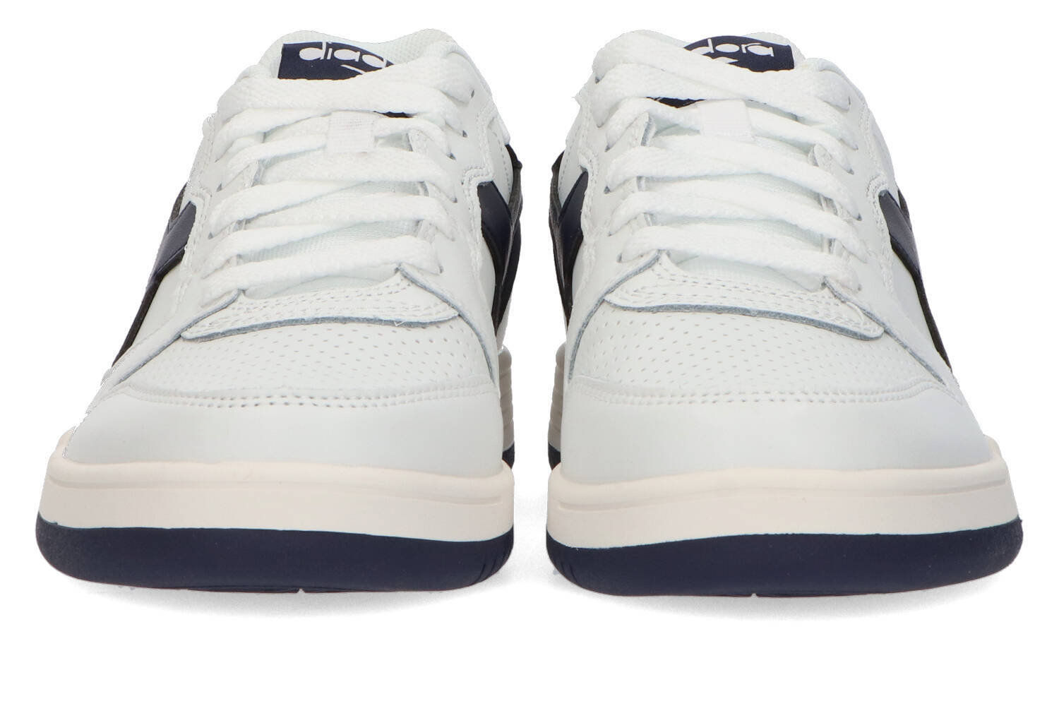 Baskets basses Diadora blanches et bleues à rayures