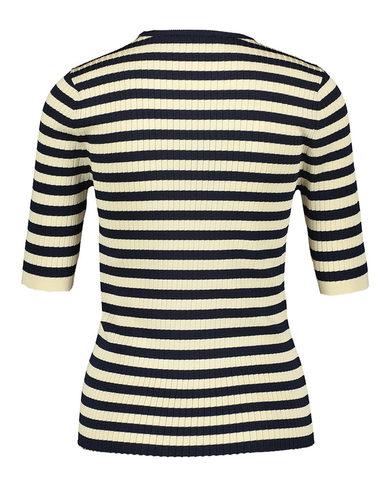 Ensemble pull crème à rayures bleues et manches courtes