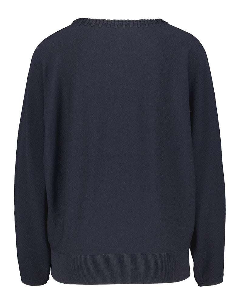 Donkerblauwe pull met gevlochten hals Lena Gigue