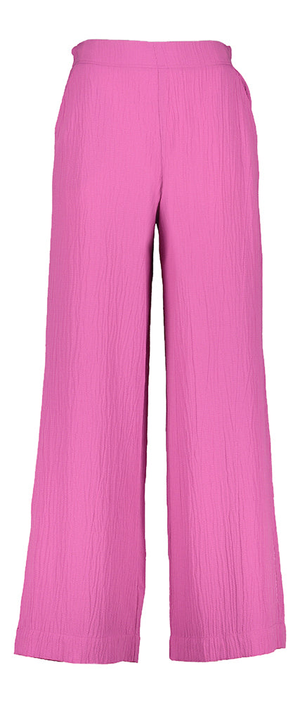 Roze soepelvallende broek in structuur Signe Nature