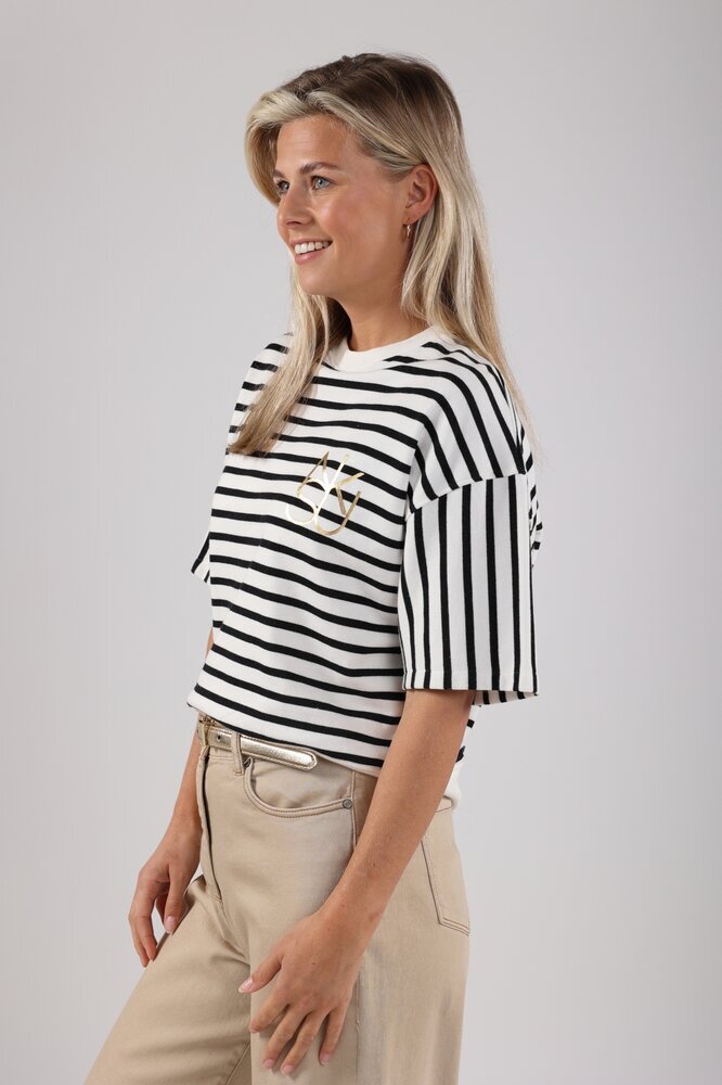 Ecru sweater met blauwe strepen Lotte Nukus