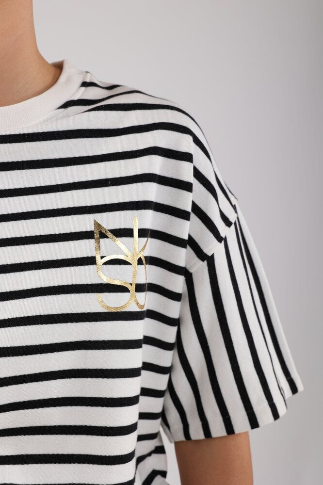 Ecru sweater met blauwe strepen Lotte Nukus