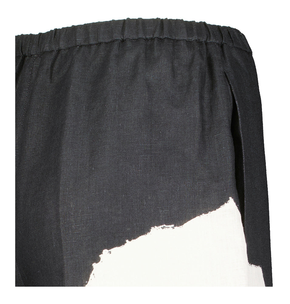 Donkergrijze linnen broek met ecru print op één been Liviana Conti