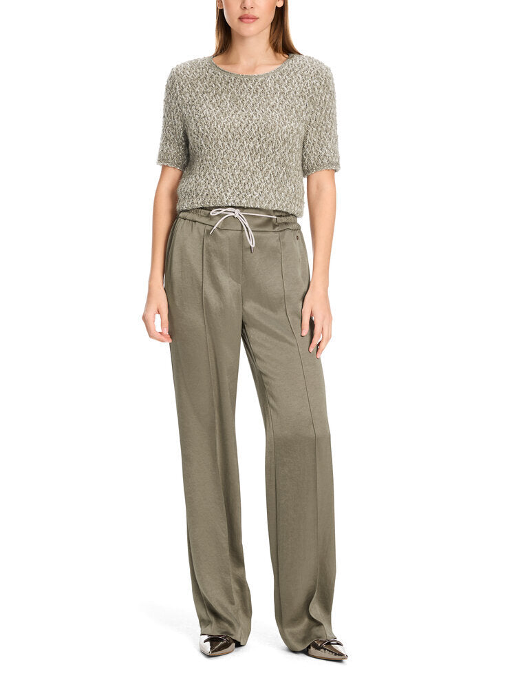 Pantalon vert brillant à plis, collections Marc Cain
