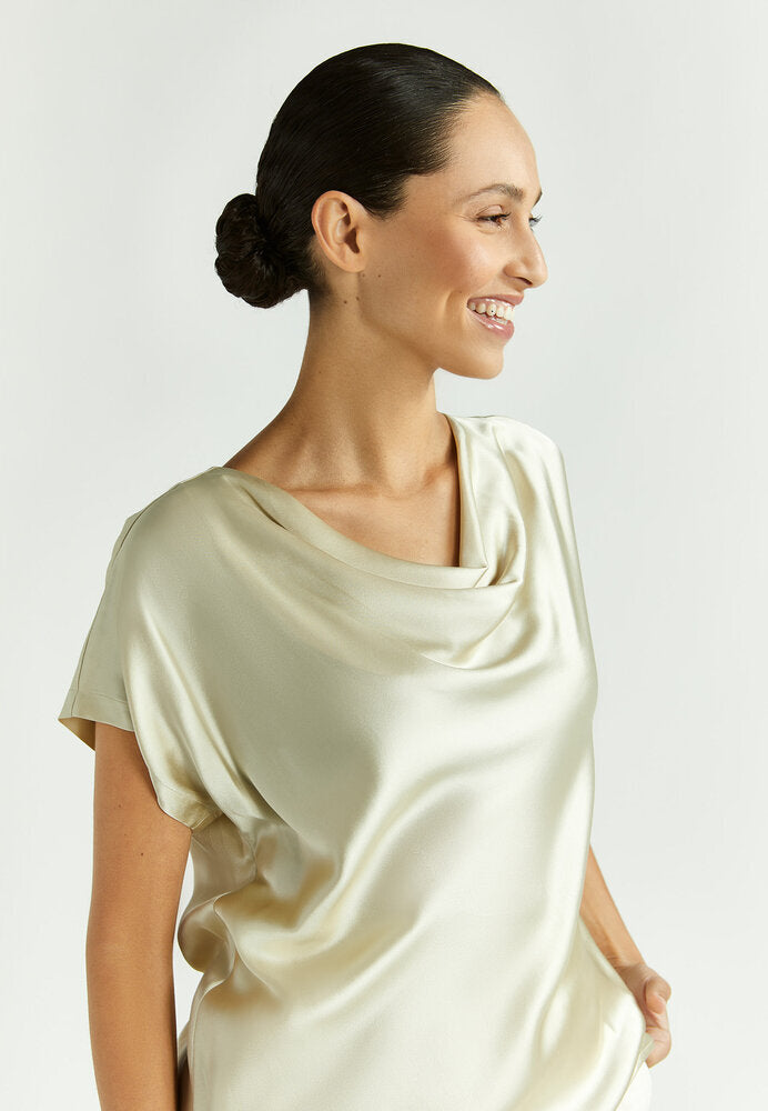 Taupe zijden bloes met watervalkraag Hodina Xandres