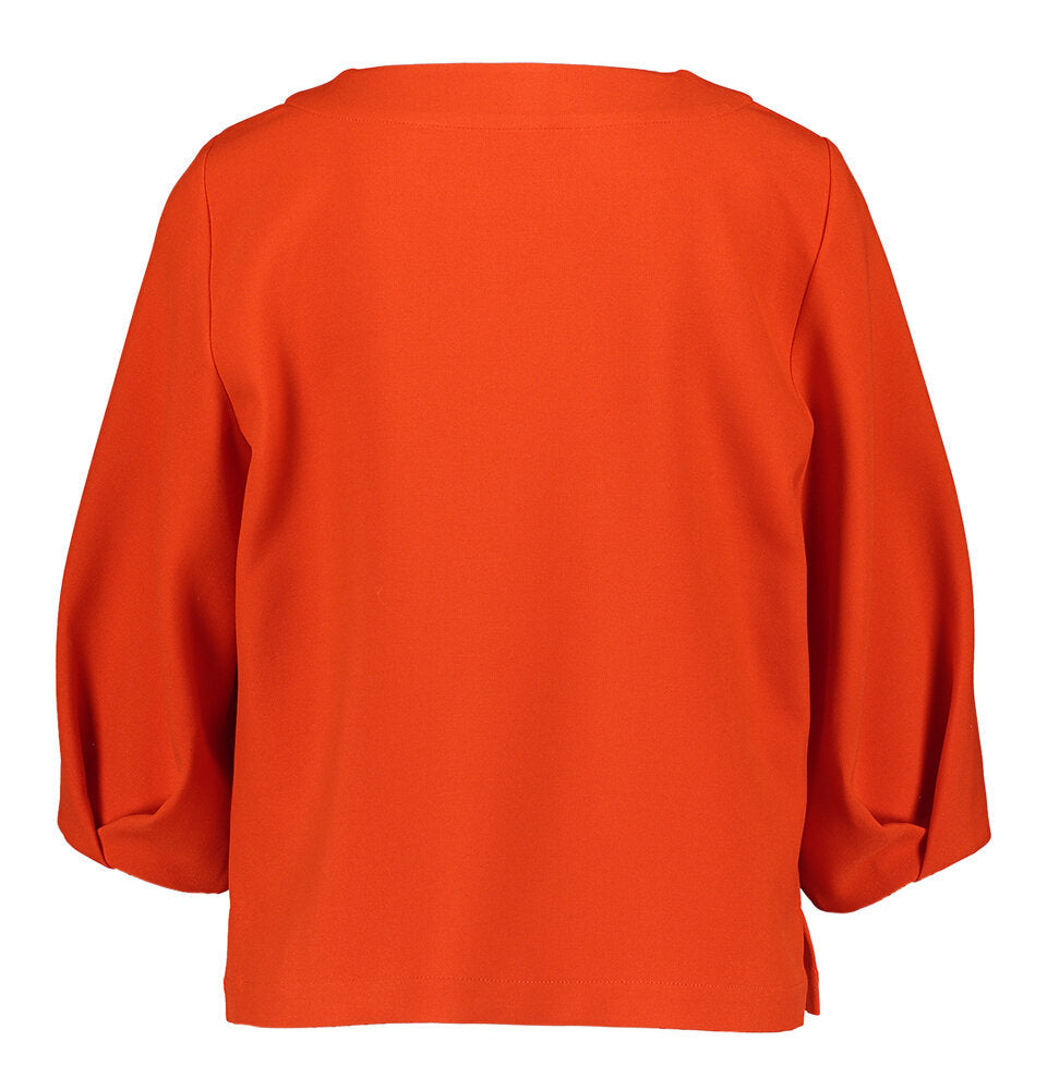 Rode bloes met plooi in de mouw Bovile Furore