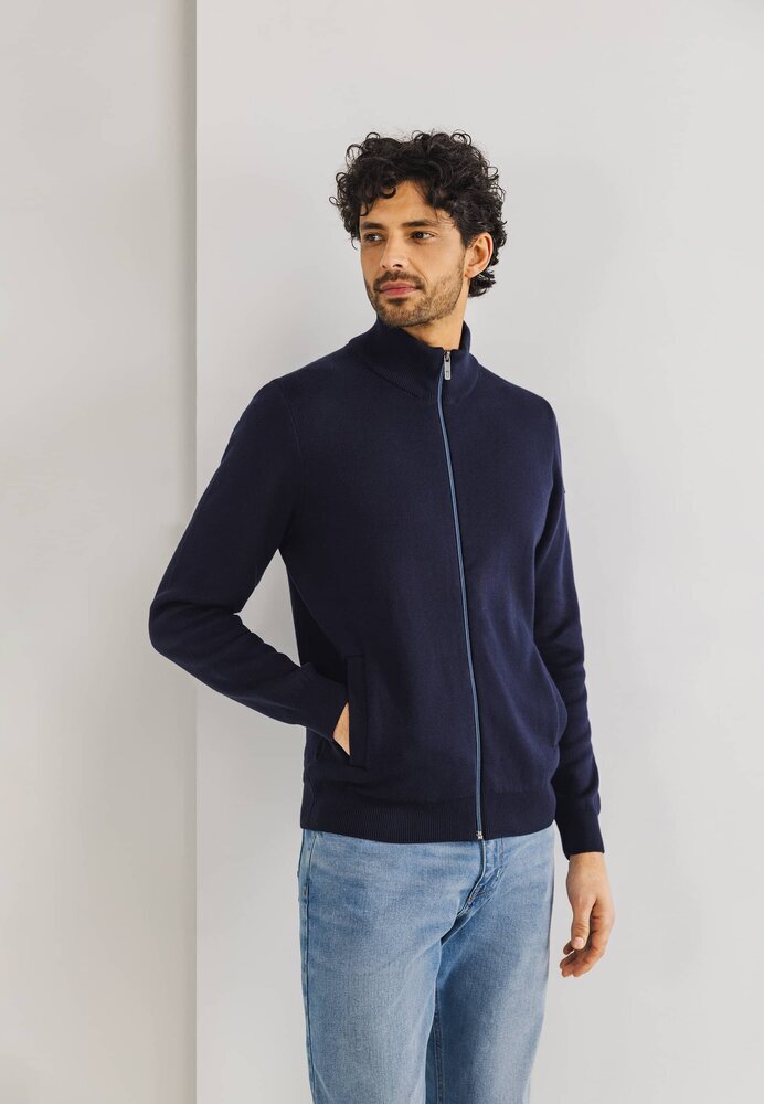 Gilet bleu foncé avec fermeture éclair à la pointe de la technologie