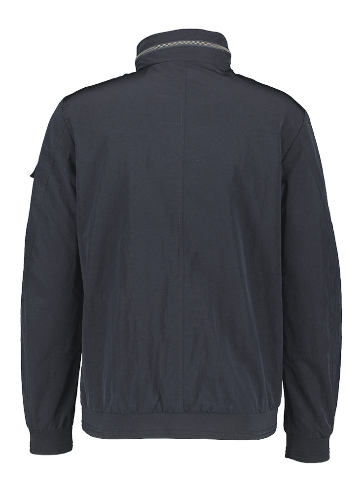 Manteau bleu foncé à la pointe de la technologie