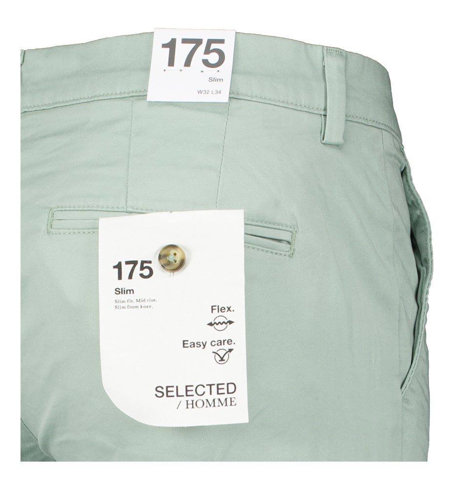Pantalon vert slim sélectionné