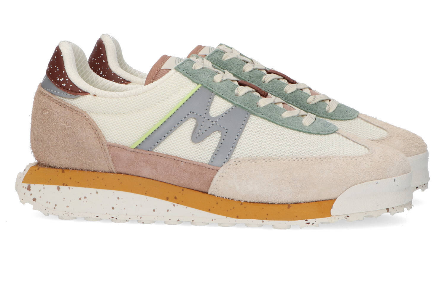 Witte lage sneakers met zwart detail Mestari Karhu