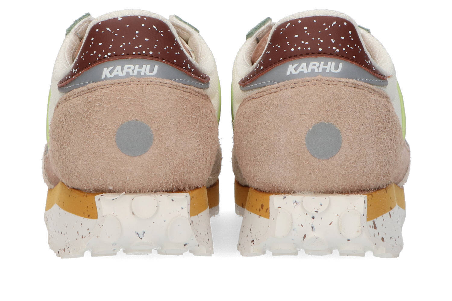 Witte lage sneakers met zwart detail Mestari Karhu