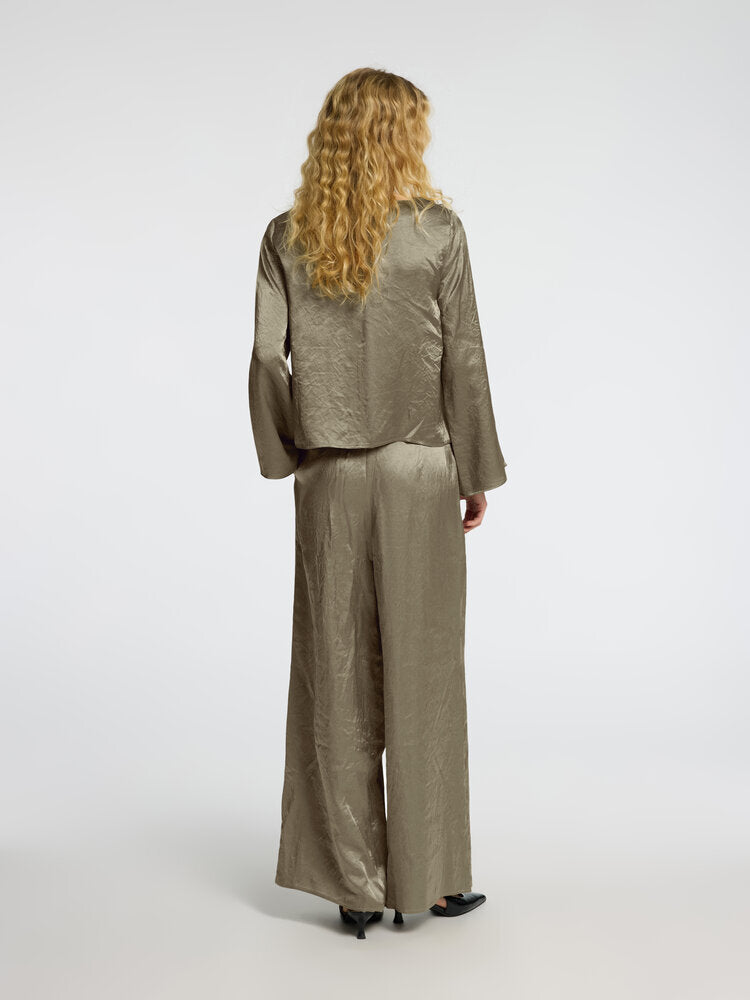 Groene glanzende bloes in kreukstof Selected