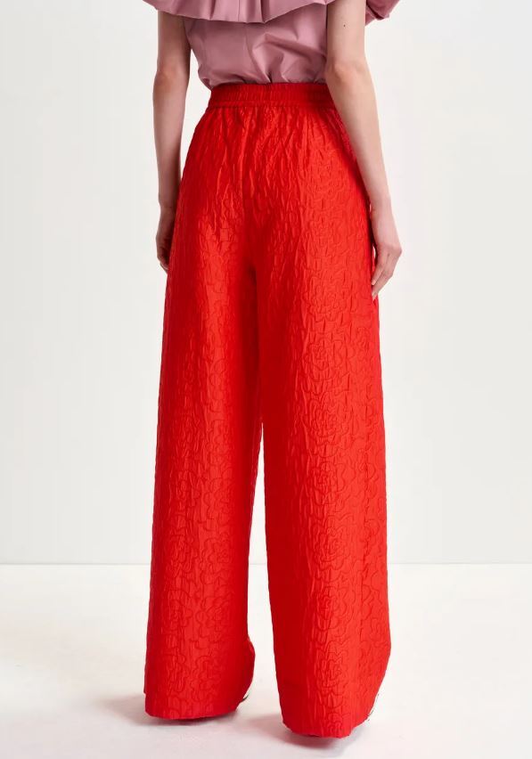 Pantalon large rouge orangé brûlé en jacquard floral Hone Essentiel