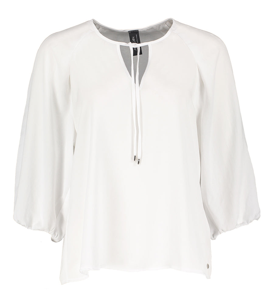 Chemisier blanc à col en V, collection Marc Cain