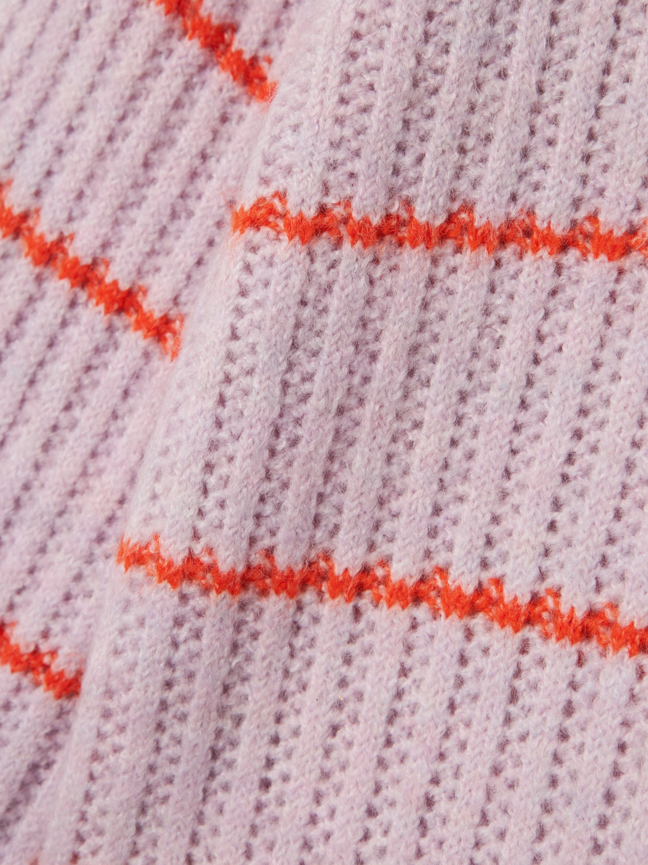 Pull rose à rayures orange. Nommez-le.