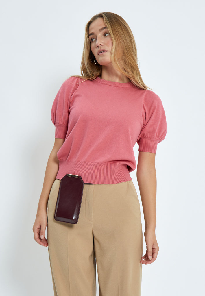 Koraal kleuerige trui met korte mouwen Liva Minus