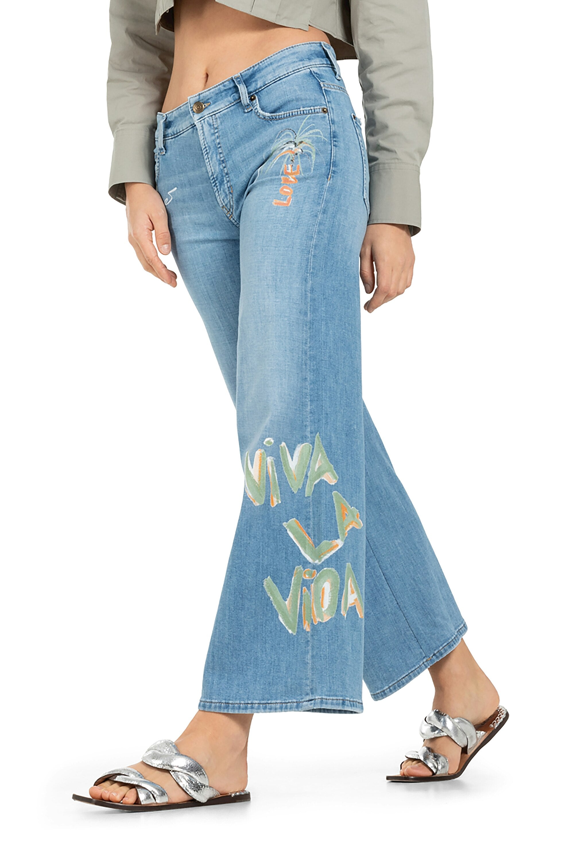 Jean court bleu clair ample avec détails multicolores Palazzo Cropped Cambio