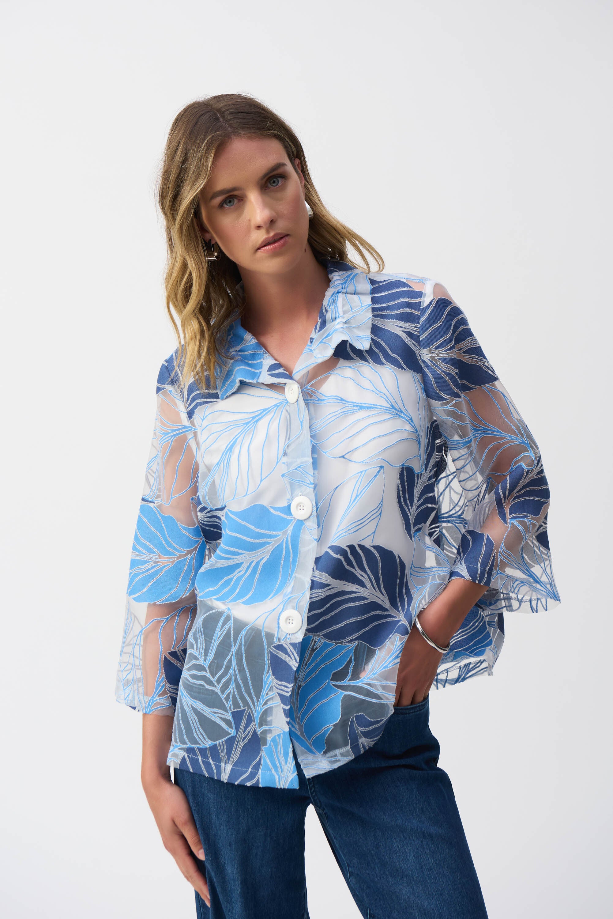 Chemisier bleu clair transparent à imprimé floral Joseph Ribkoff