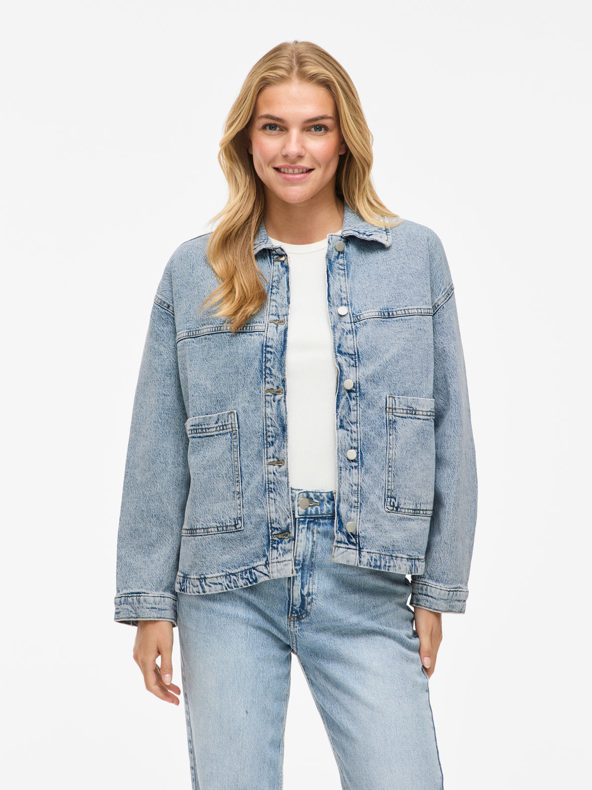Medium blue jeansjasje Vila