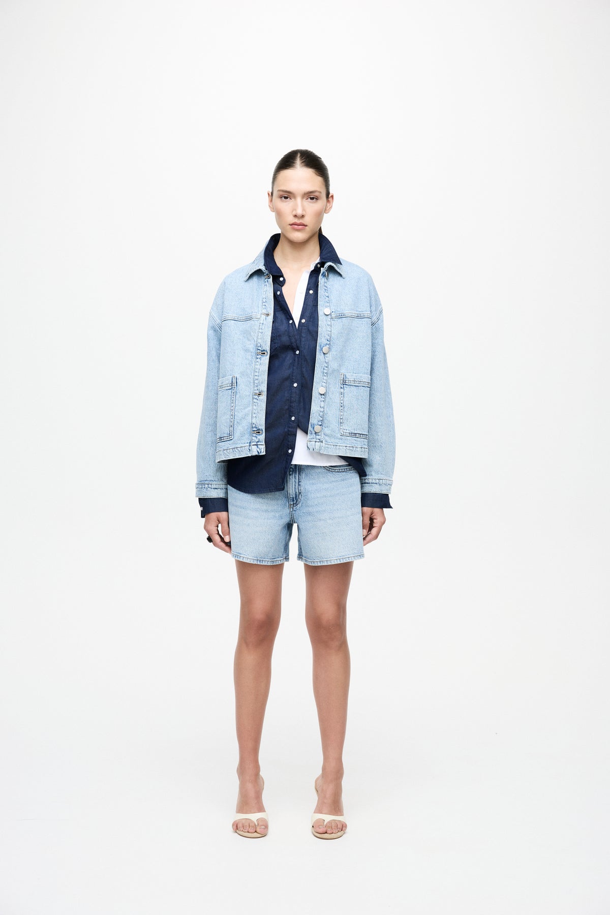 Medium blue jeansjasje Vila