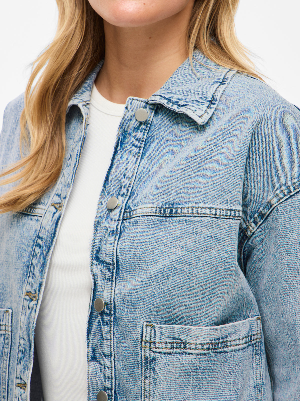 Medium blue jeansjasje Vila
