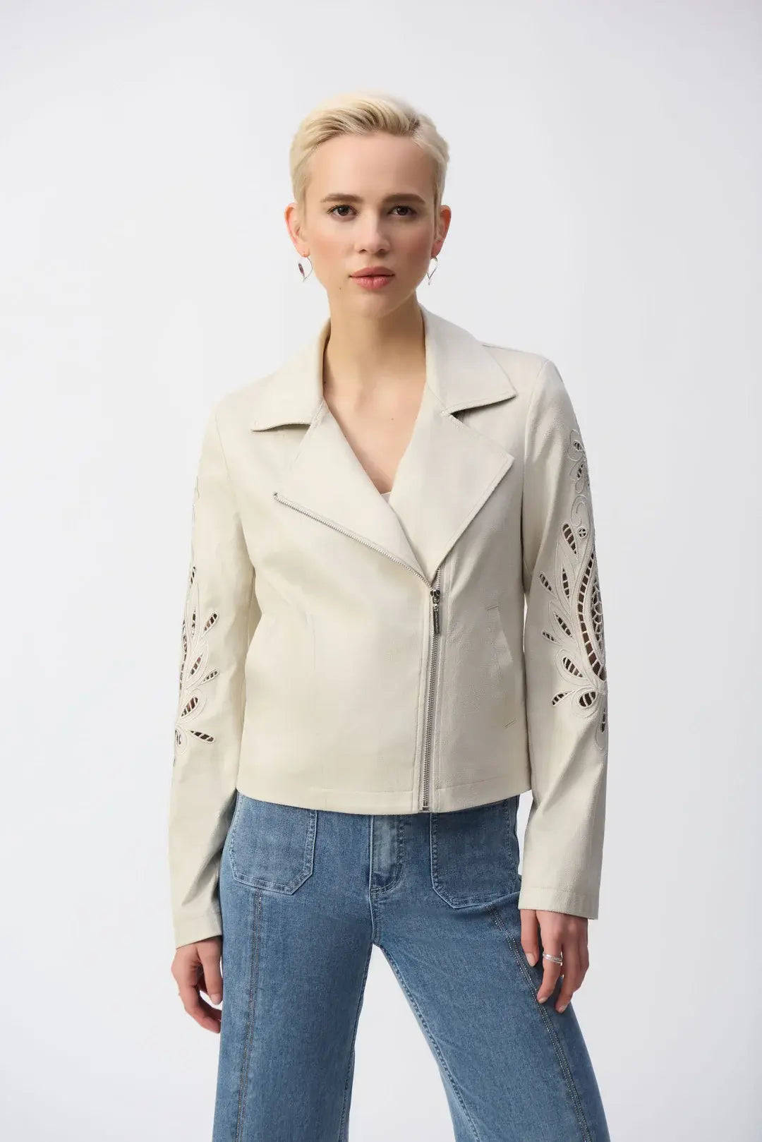 Beige jas met detail aan de mouwen Joseph Ribkoff