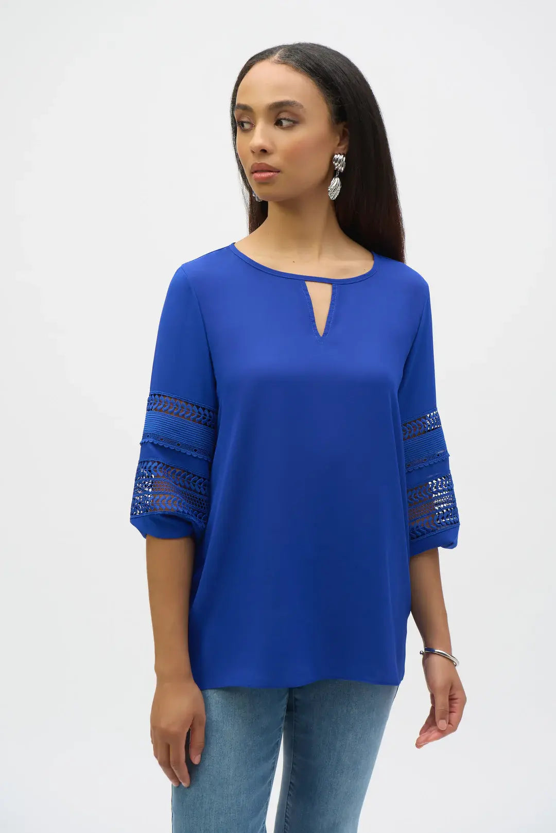 Blauwe blouse met detail aan de mouwen Joseph Ribkoff