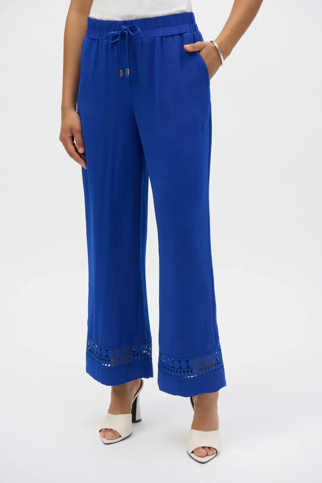 Pantalon bleu avec détails en dentelle en bas Joseph Ribkoff