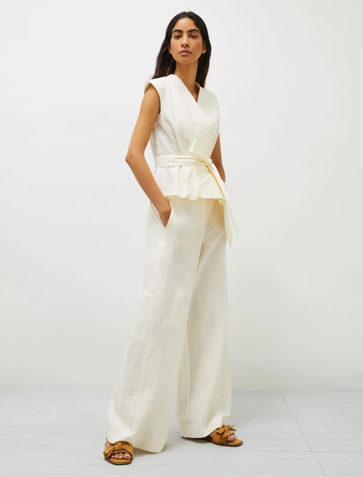 Top écru à bouton-pression à la taille Bronze Marella