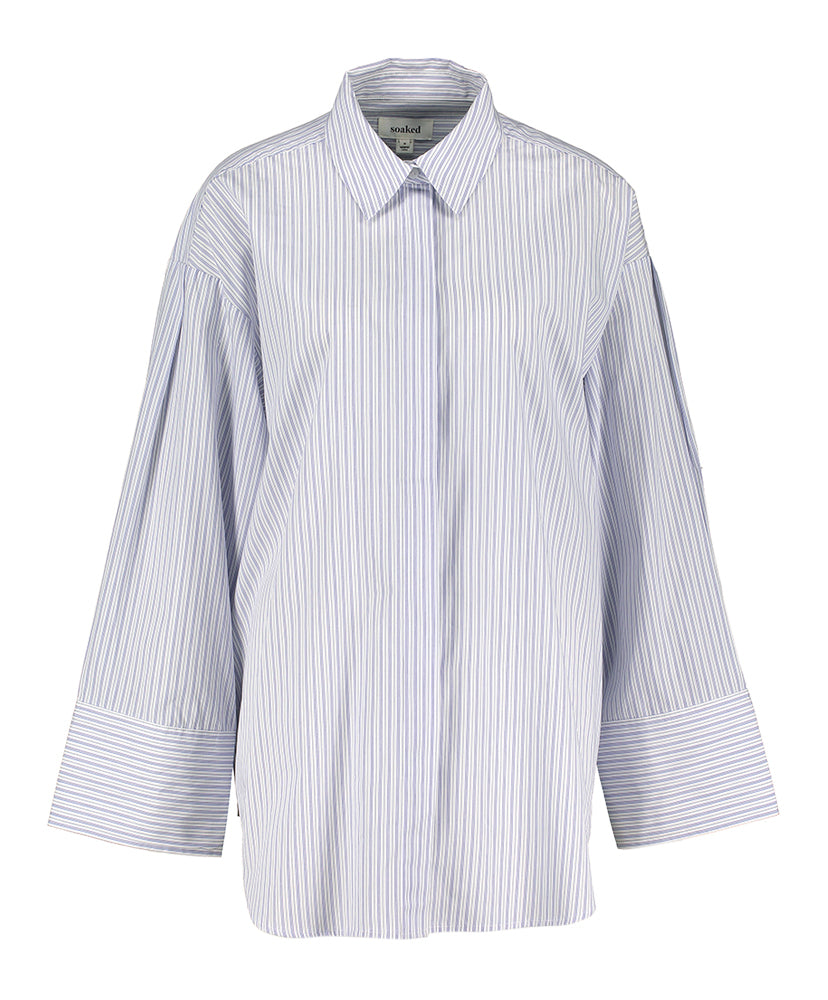 Witte oversized katoenen blouse met blauwe strepen en wijde mouwen Orina Soaked in Luxury