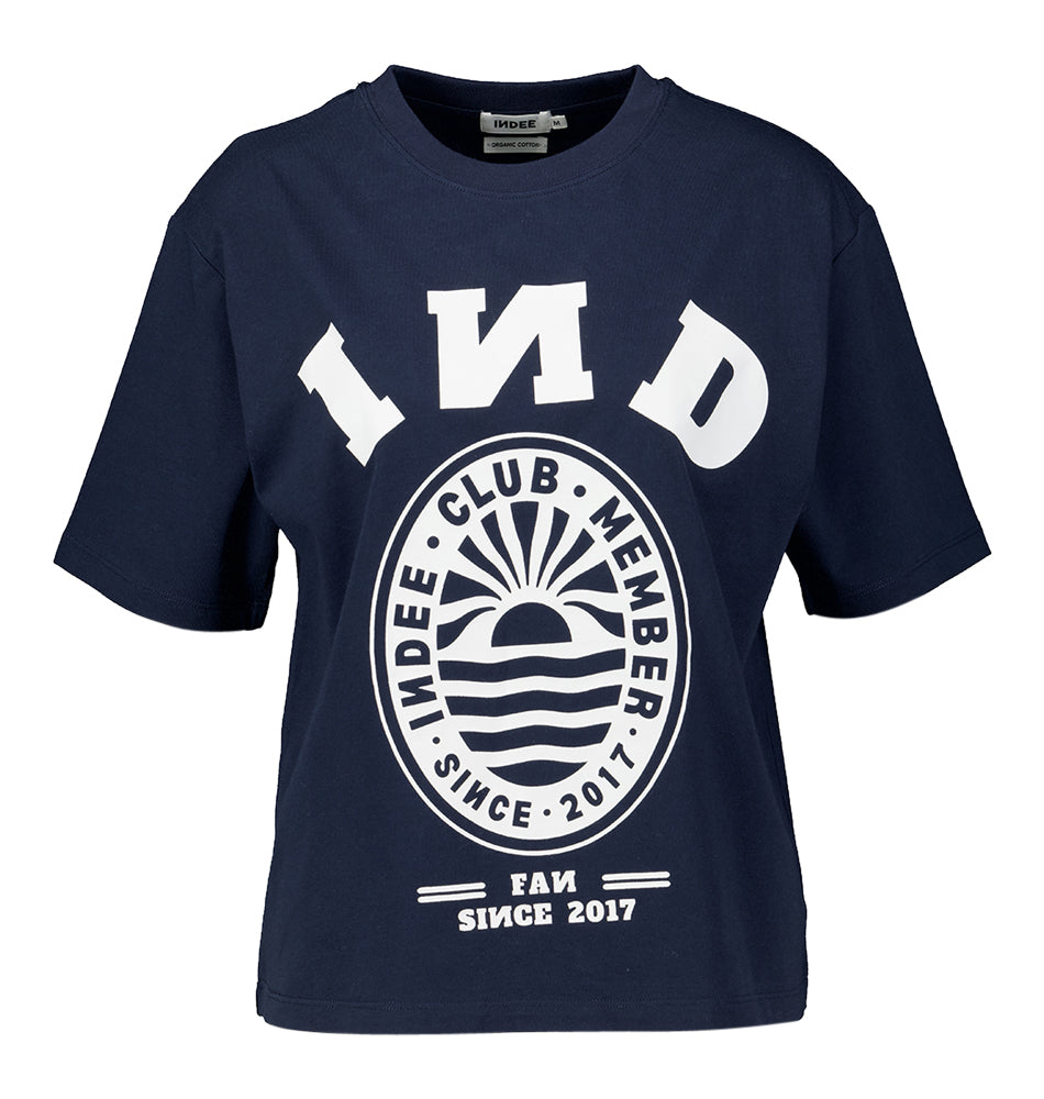 T-shirt bleu foncé avec logo, membre Sienna Indee