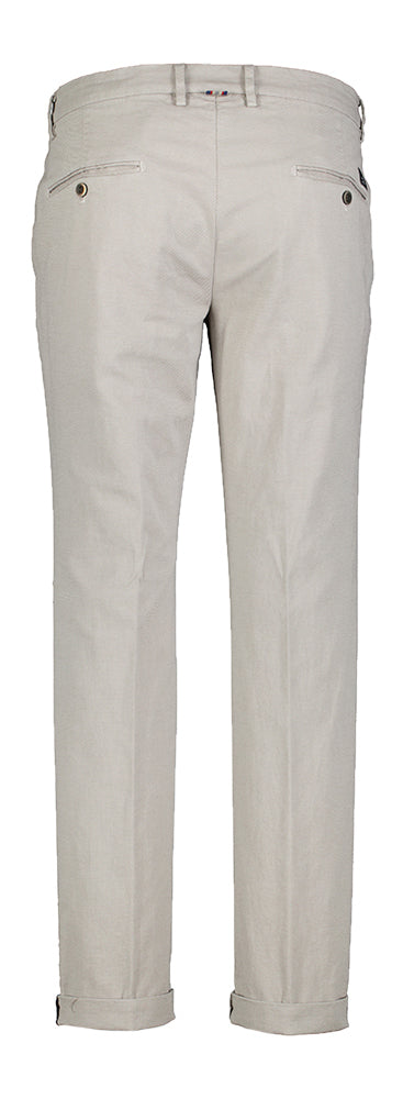 Le pantalon beige à carreaux de Mason