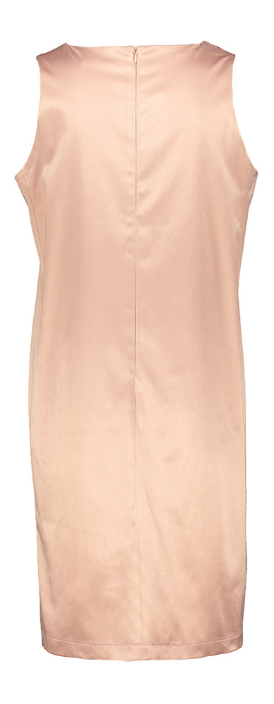 Vieille robe rose sans manches avec broche Efeso Senso