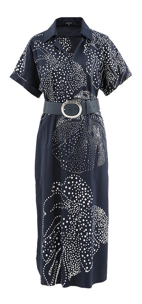 Robe bleu foncé avec ceinture et motif à pois blancs Caroline Biss