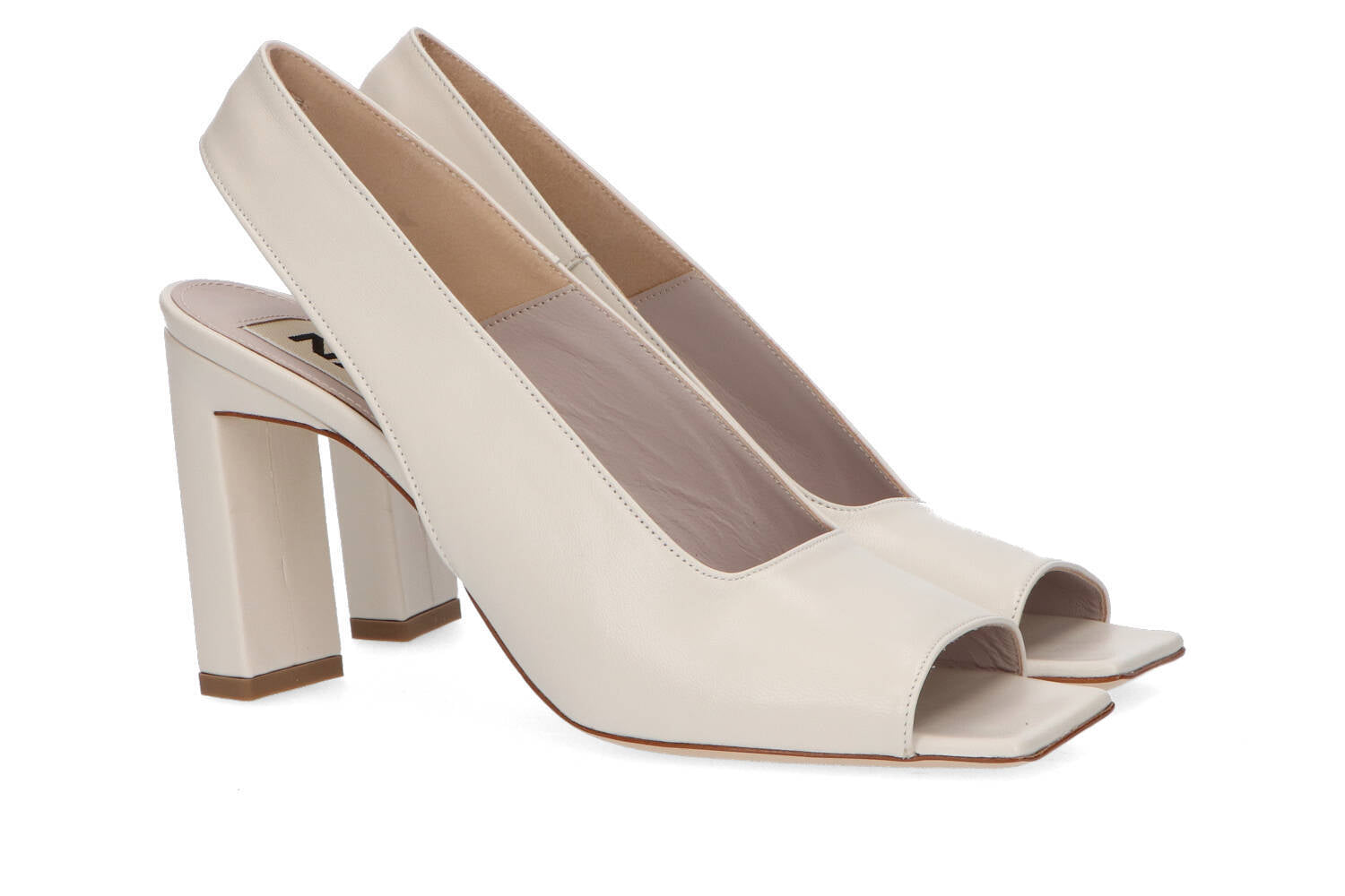 Ecru kleurige pumps met blokhak Natan