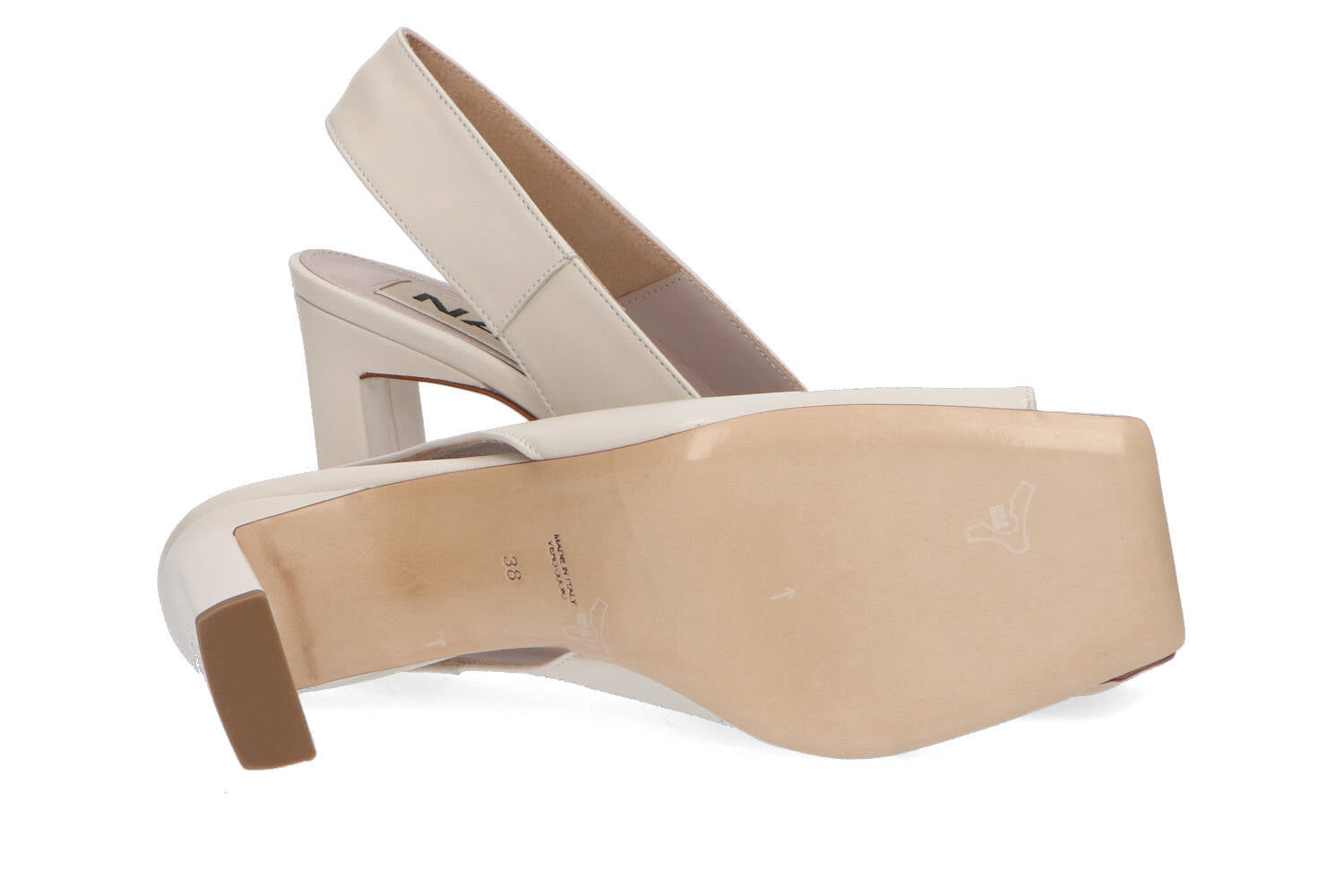 Ecru kleurige pumps met blokhak Natan