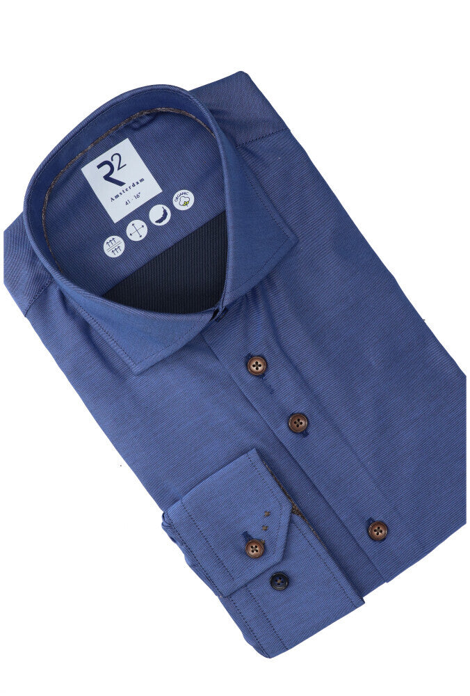 Chemise en coton cobalt (coupe classique) avec boutons marron et manches longues R2