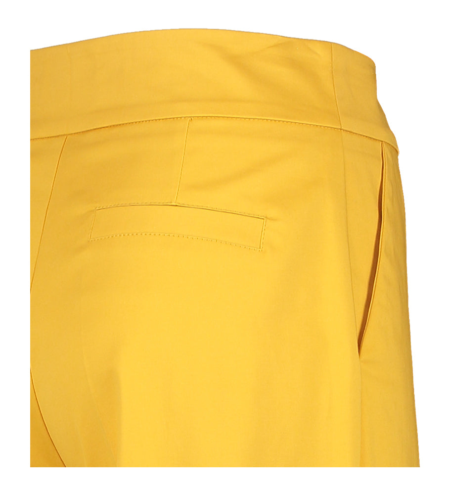 Le pantalon jaune d'Ann Seravalli