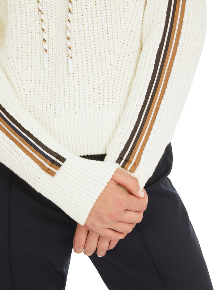 Pull blanc en maille avec élastique en bas et col spécial Marccain