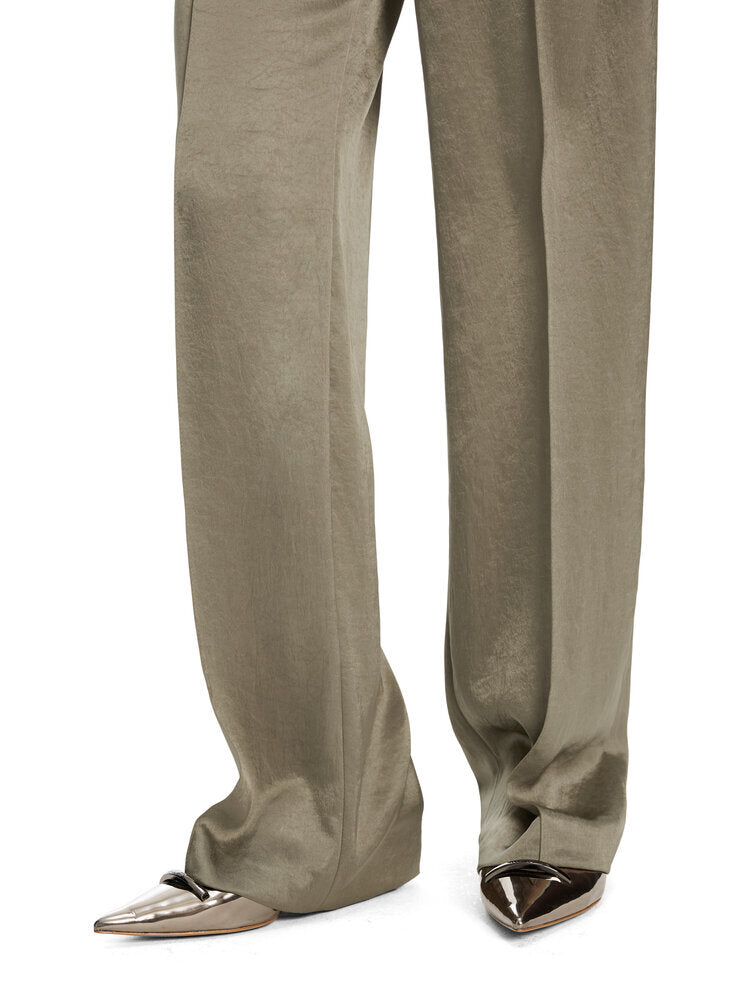 Pantalon vert brillant à plis, collections Marc Cain