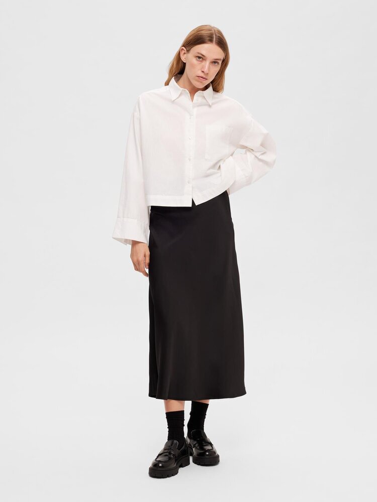 Jupe longue noire en tissu brillant Selected Femme