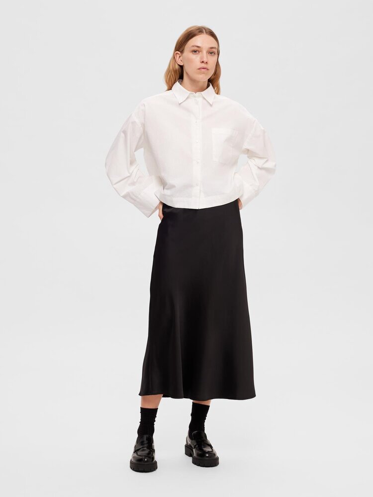 Jupe longue noire en tissu brillant Selected Femme