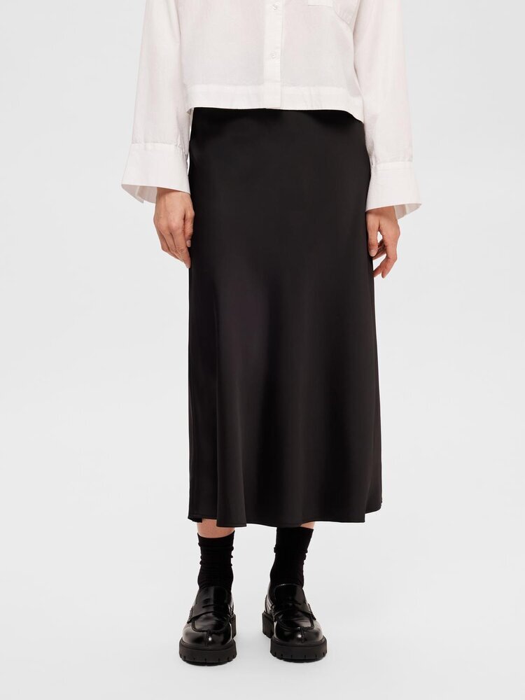 Jupe longue noire en tissu brillant Selected Femme