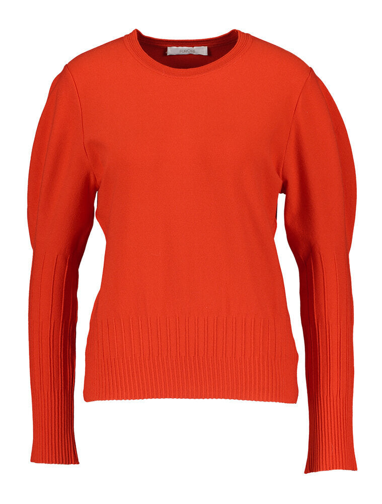 Rode trui met structuur aan de mouw en onderaan Prego Furore